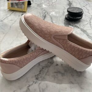 New Michael Kors Emmet slipon platform shoes
